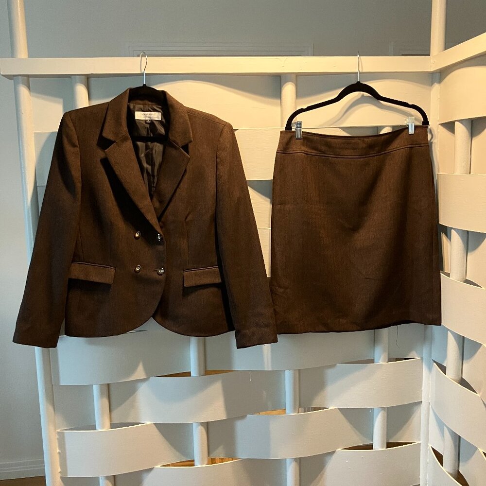 Tahari Arthur S. Levine Brown & Black Jacket & Skirt Set Size 14
